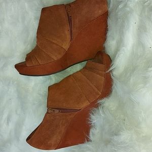 Preloved Carlos wedges